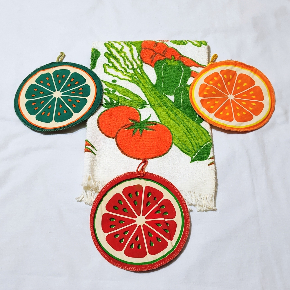 Vintage Dish Towel & Pot Holders